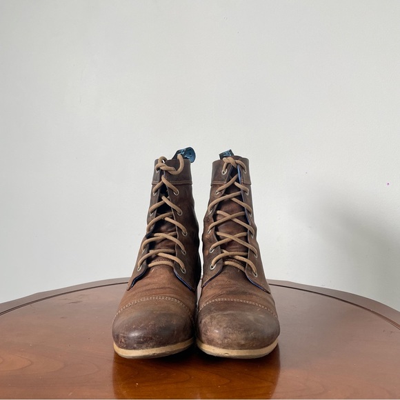 John Fluevog Radio BBC Women’s Classic Lace up Combat Boot | US 7 - Picture 2 of 8